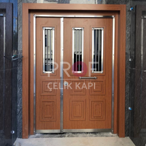 Metal Çerçeve Detaylı Ahşap Apartman Giriş Kapısı PRF876