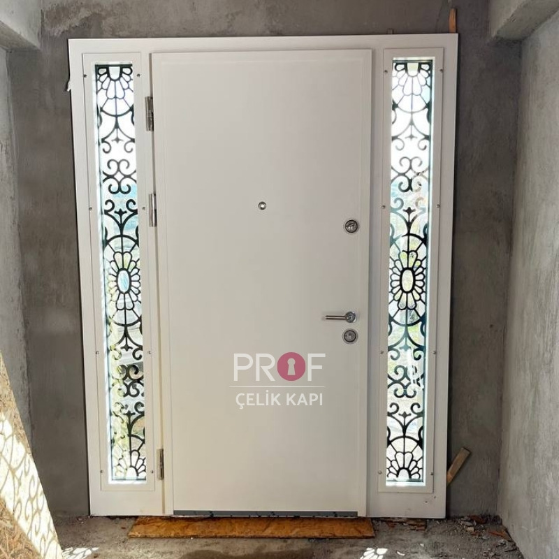 Kompakt villa kapısı iç panel tasarımı ve yüksek güvenlikli kilit sistemi.